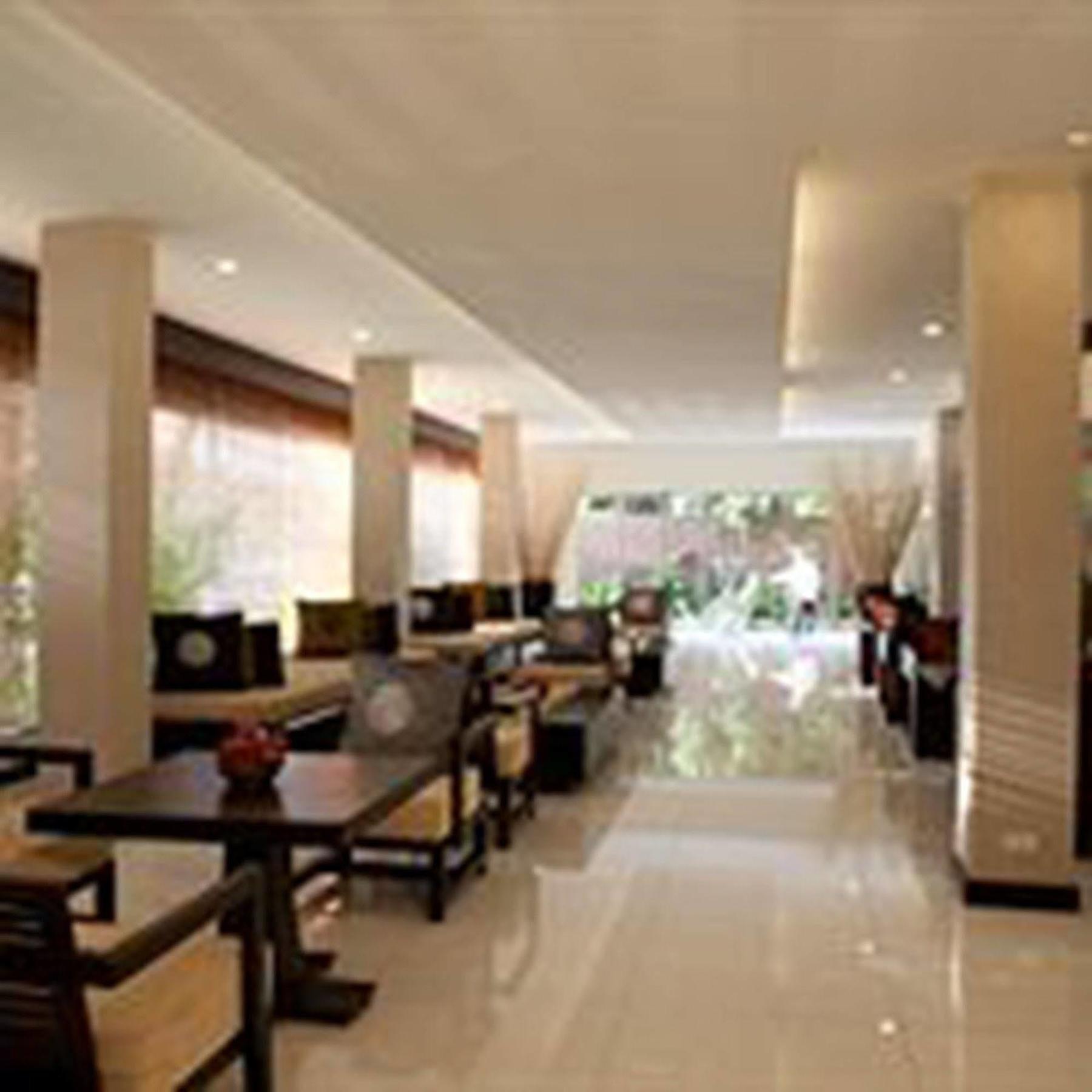 The Regent Park Hotel Phnom Penh Exterior photo